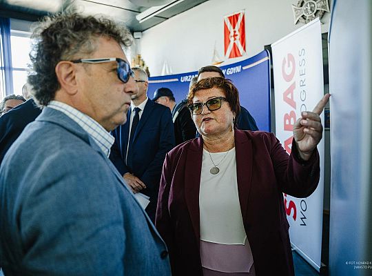 Nowy falochron dla puckiego portu. Podpisano umowę, dzięki której port będzie bezpieczniejszy i bardziej funkcjonalny.