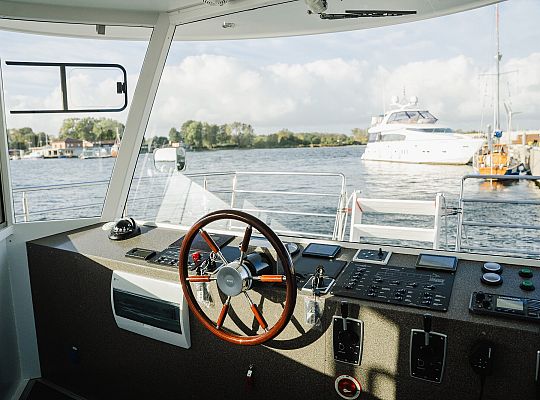 10.10.2025 na wodach Zatoki Puckiej  odbyły się testy elektrycznego tramwaju wodnego