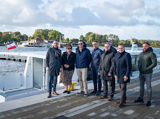 10.10.2025 na wodach Zatoki Puckiej  odbyły się testy elektrycznego tramwaju wodnego