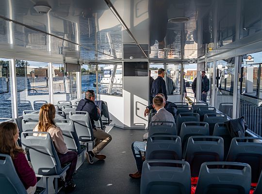 10.10.2025 na wodach Zatoki Puckiej  odbyły się testy elektrycznego tramwaju wodnego